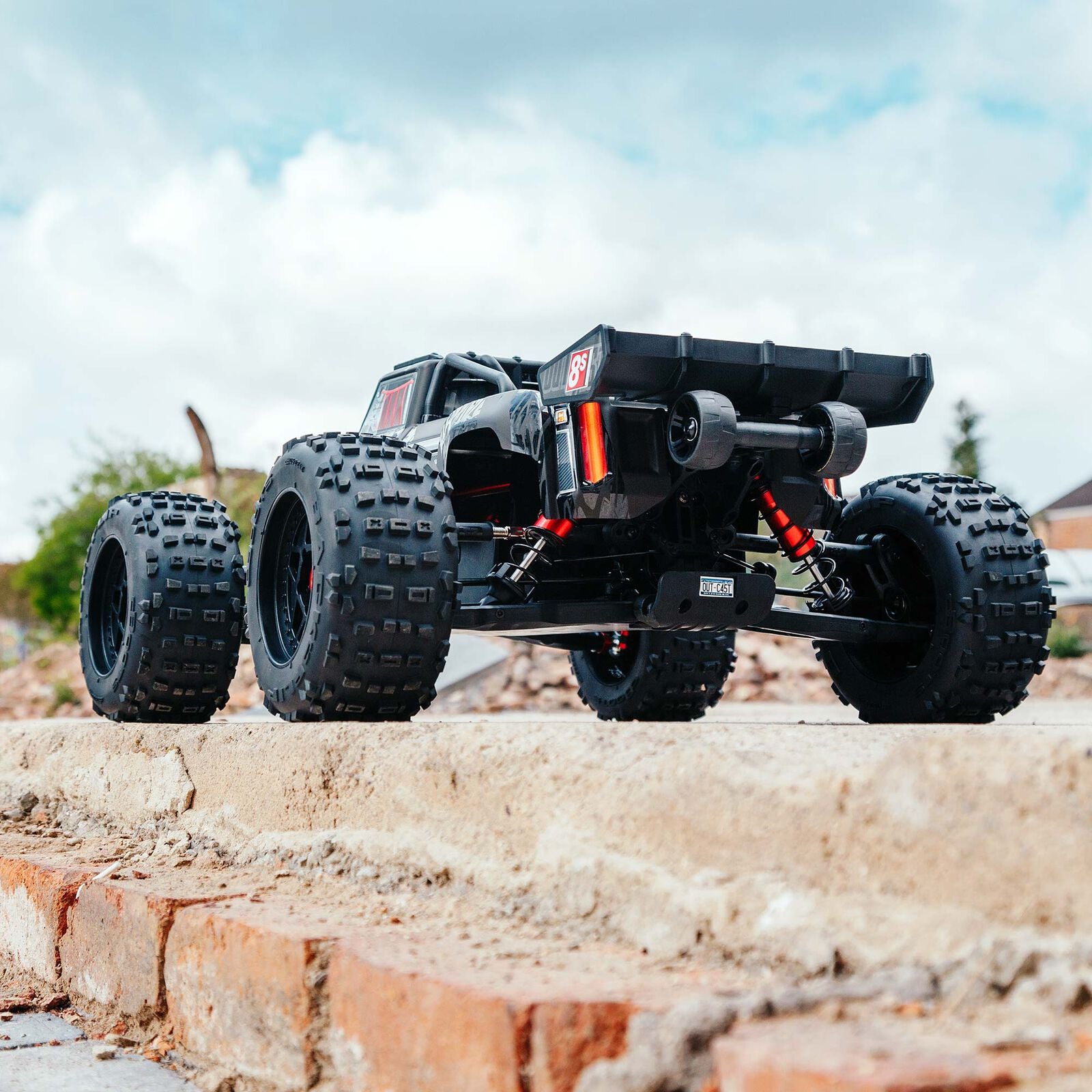 ARRMA 1/5 OUTCAST 8S