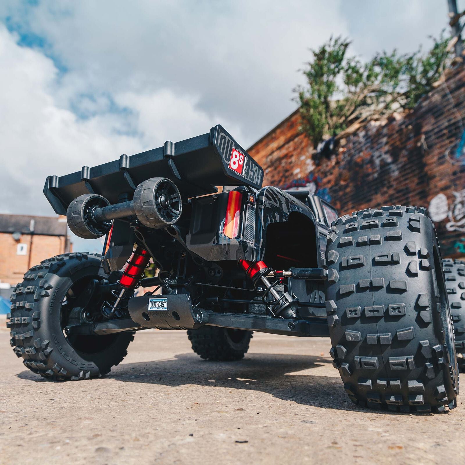 ARRMA 1/5 OUTCAST 8S