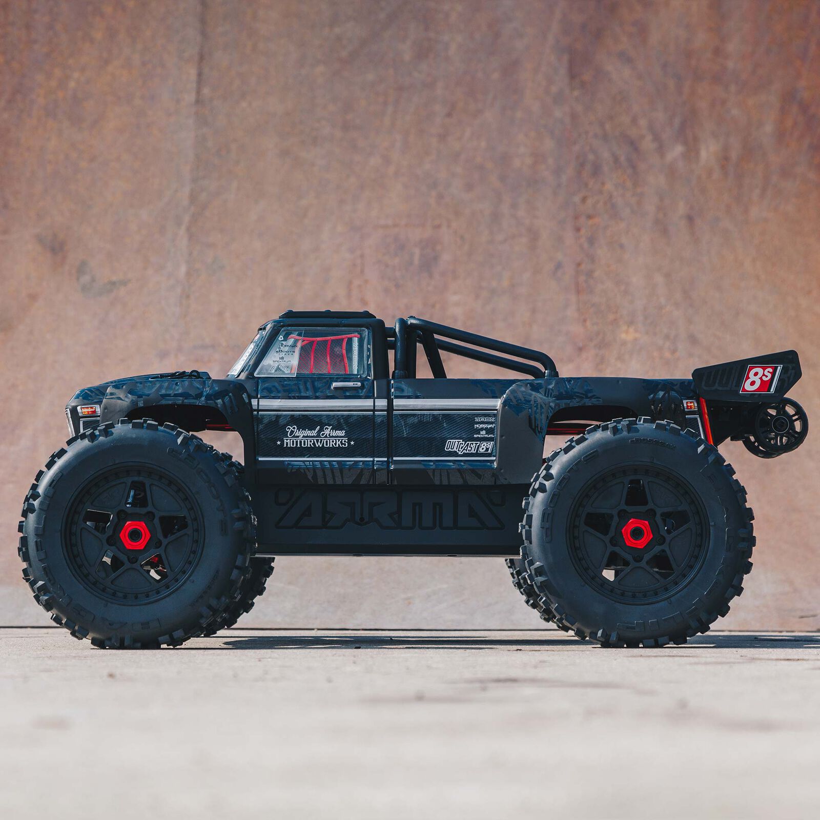 ARRMA 1/5 OUTCAST 8S