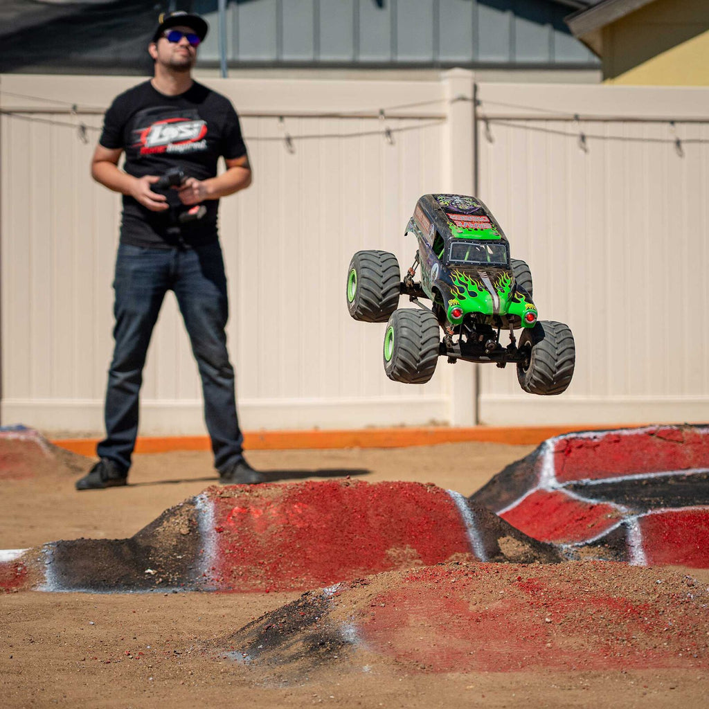 Losi 1/8 LMT - Grave Digger