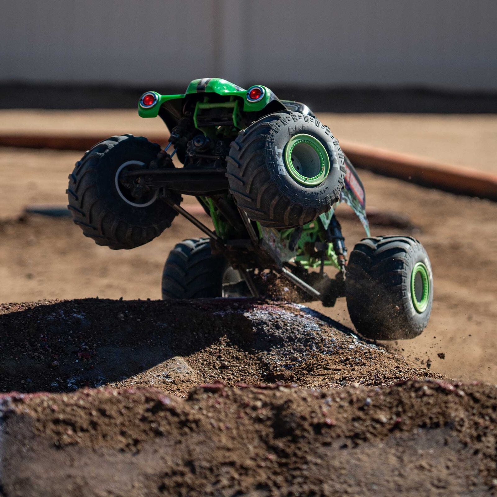 Losi 1/8 LMT - Grave Digger
